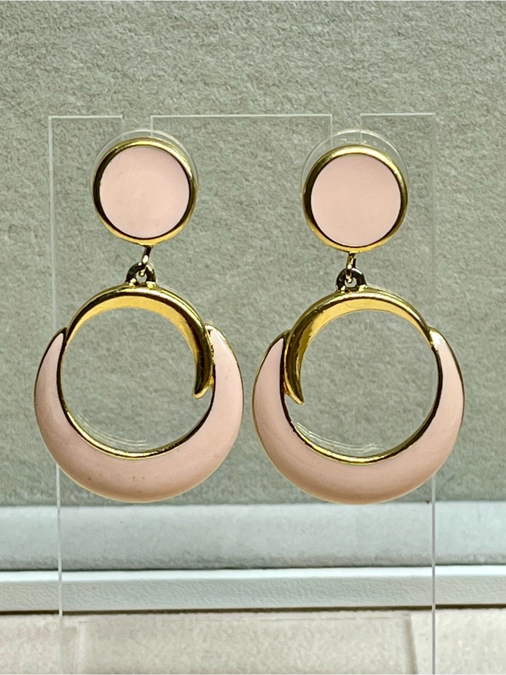 Trifari Blush Pink Enamel Gold Tone Drop Dangle Pierced Earrings Vintage